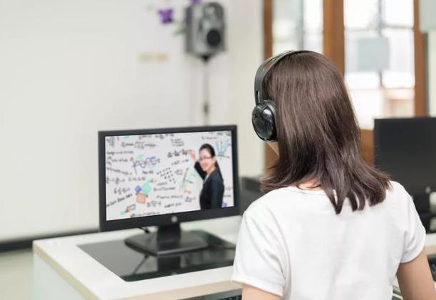 �ώ�Ҳ�����ڼҲ��W(w��ng)�n���ұ�ֱ��ܛ��������߀��  �h(yu��n)�̽���ܛ����ǰ��